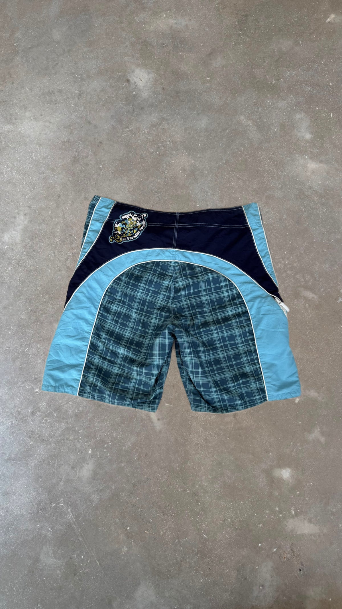 BS0064 Unbranded Blue Striped Vintage Boardshorts (36")