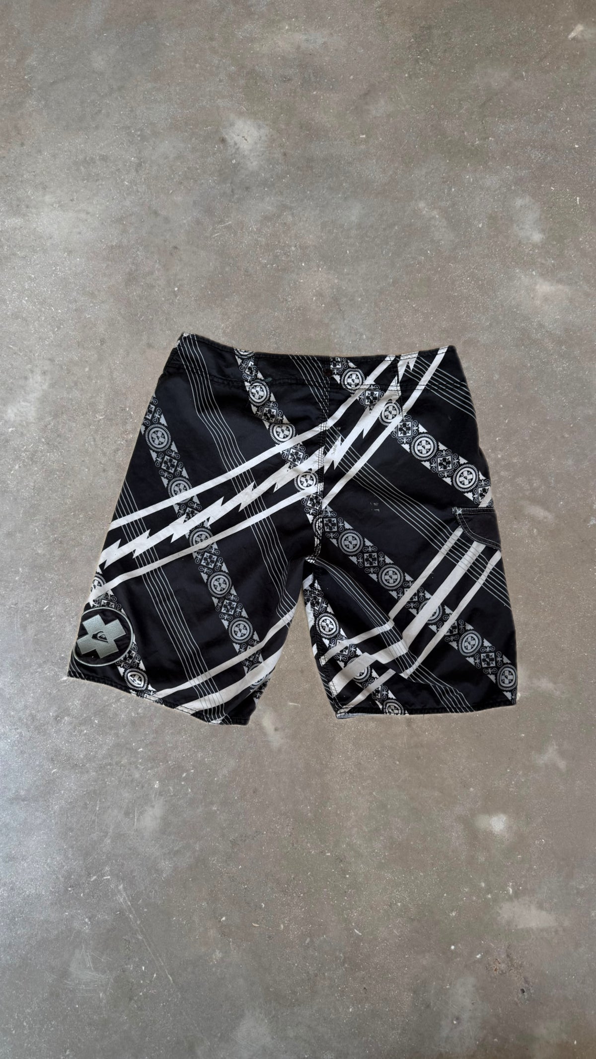 BS0074 Quicksilver Black, Gray and White Vintage Boardshorts (34")
