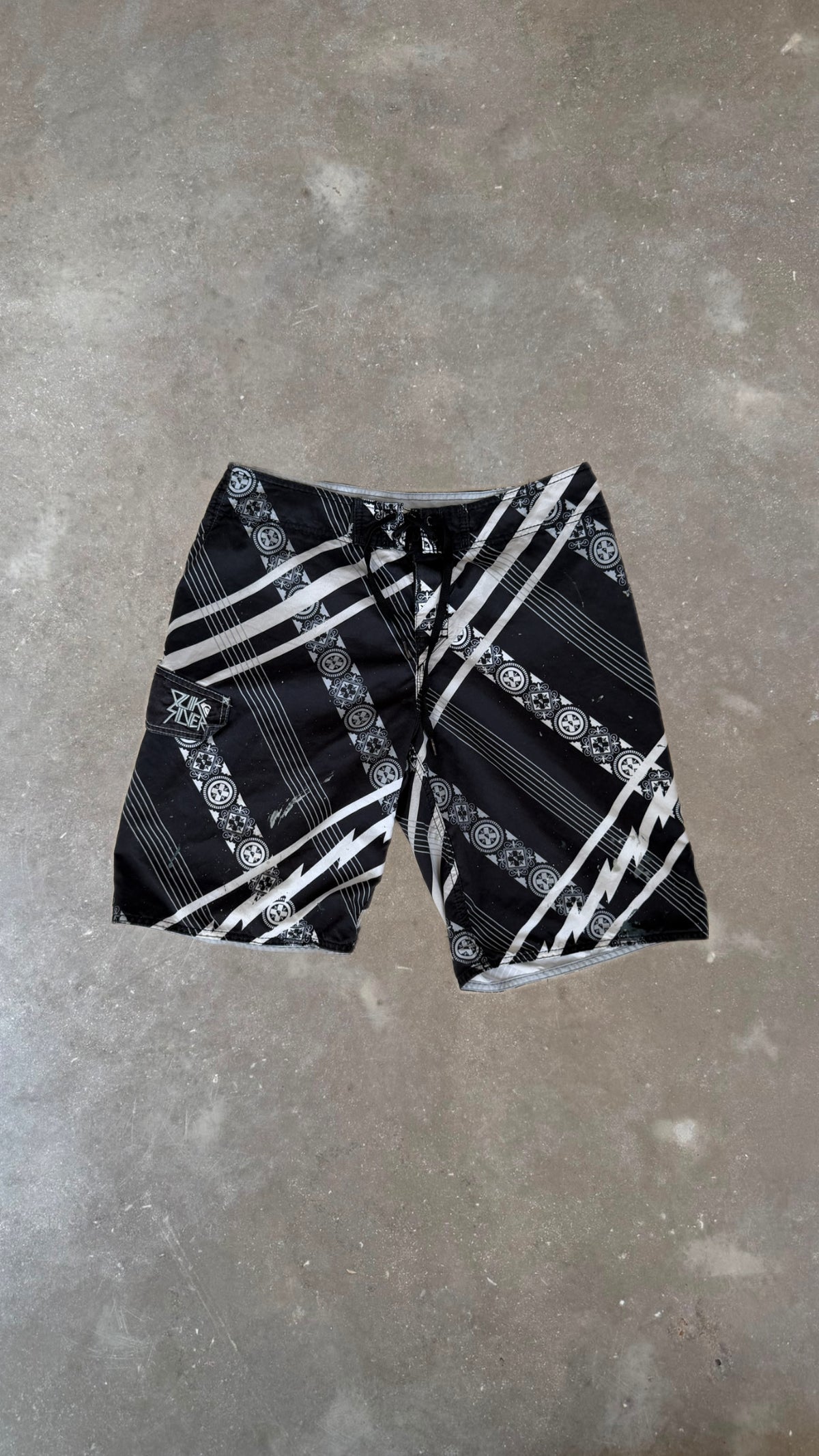 BS0074 Quicksilver Black, Gray and White Vintage Boardshorts (34")
