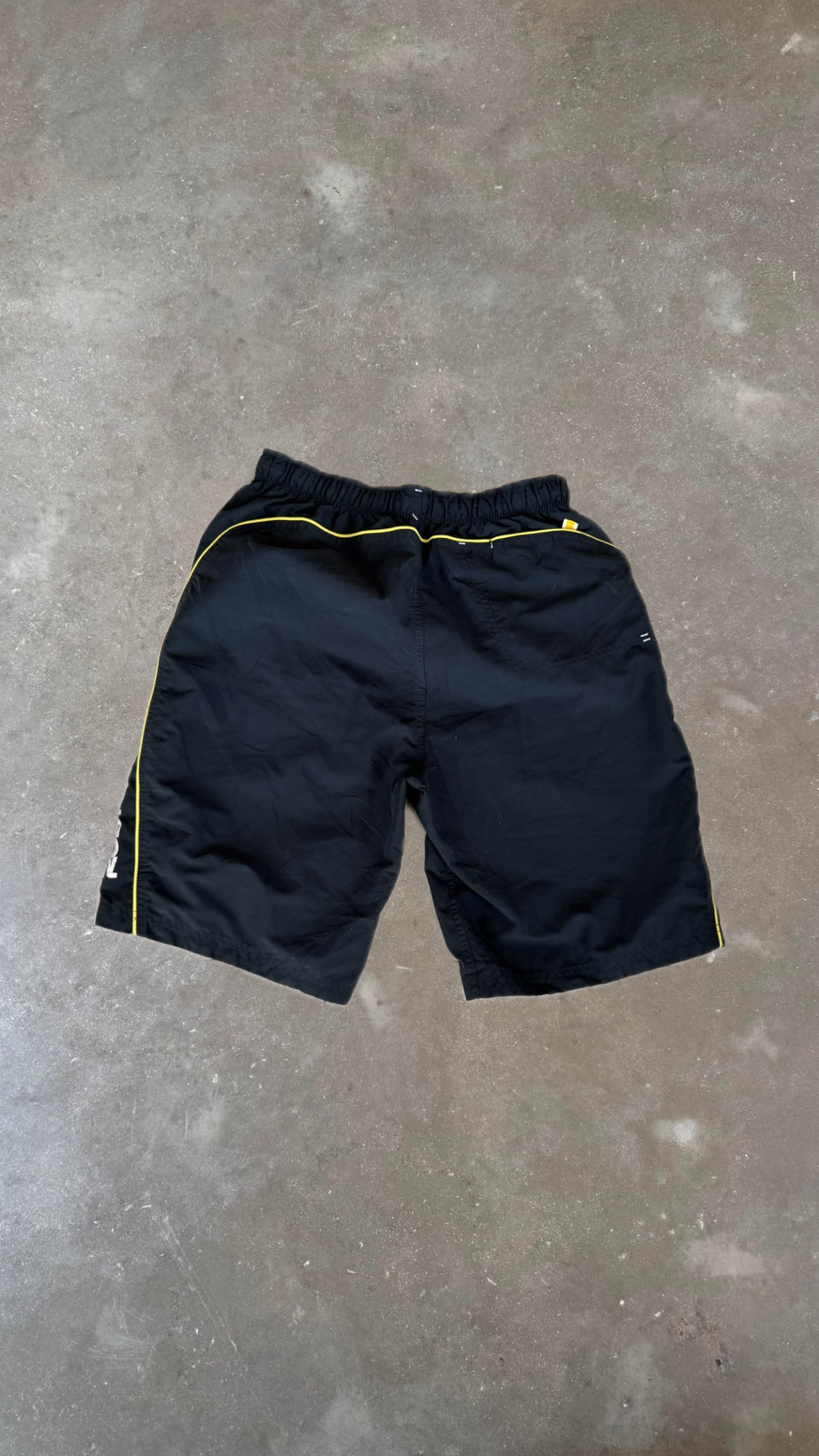 BS0080 Rusty Black and Yellow Vintage Boardshorts (34")