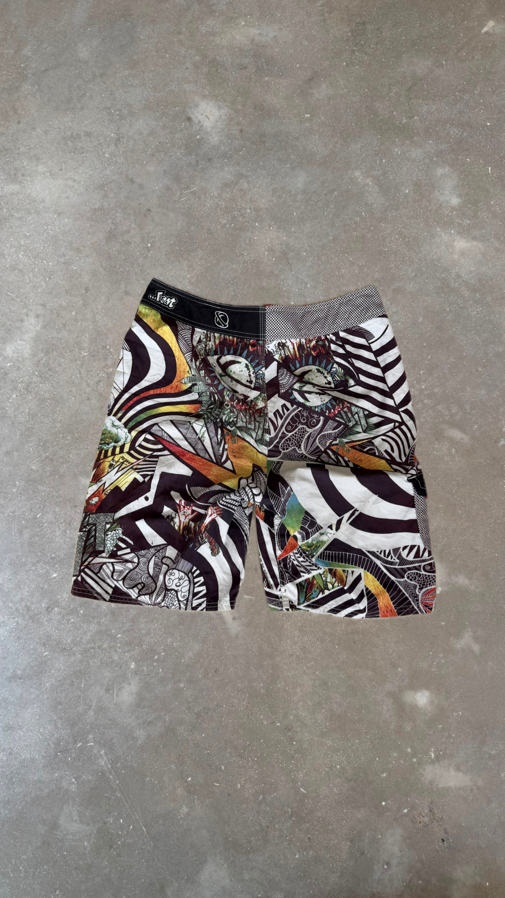 BS0085 Lost Black, White and Yellow Vintage Boardshorts (33")