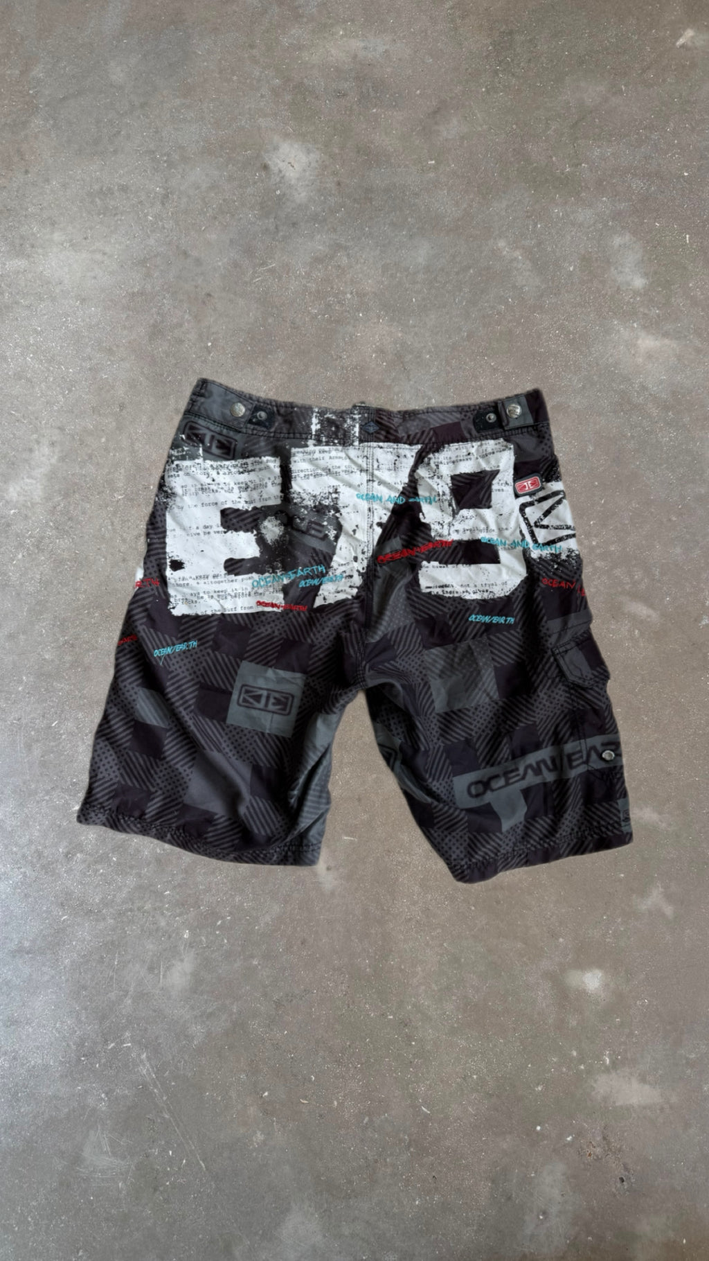 BS0101 Ocean & Earth Black, Gray and White Vintage Boardshorts (34")