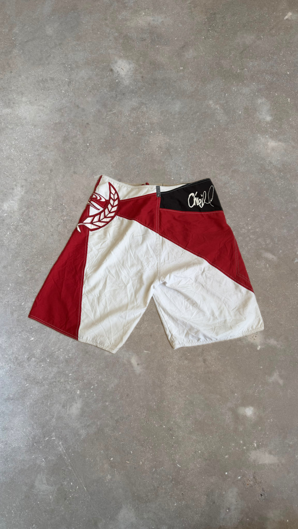 BS0126 ONEILL RED AND WHITE BOARDSHORTS