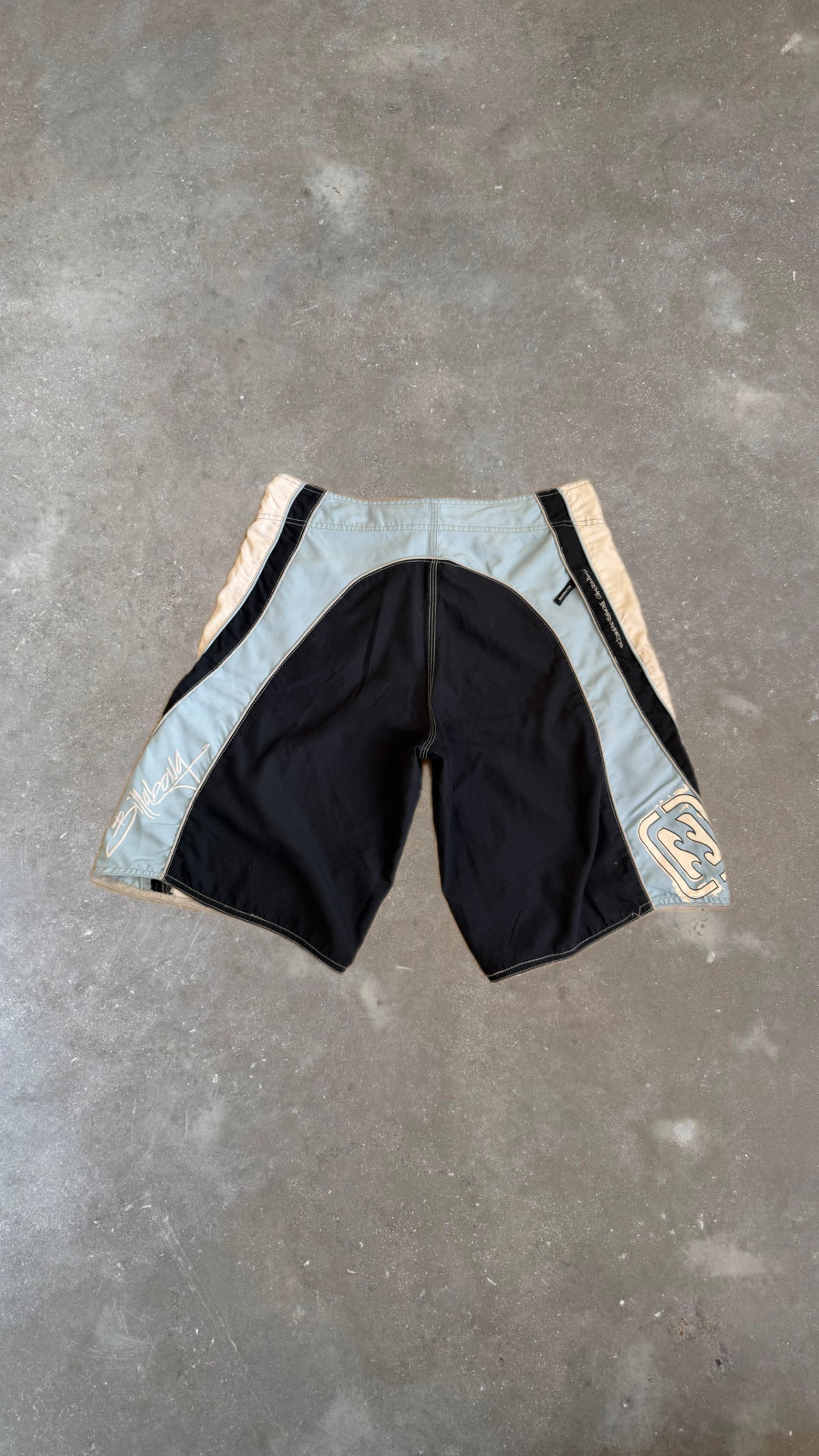 BS0150 Billabong Black, Blue and Beige Vintage Boardshorts (34")