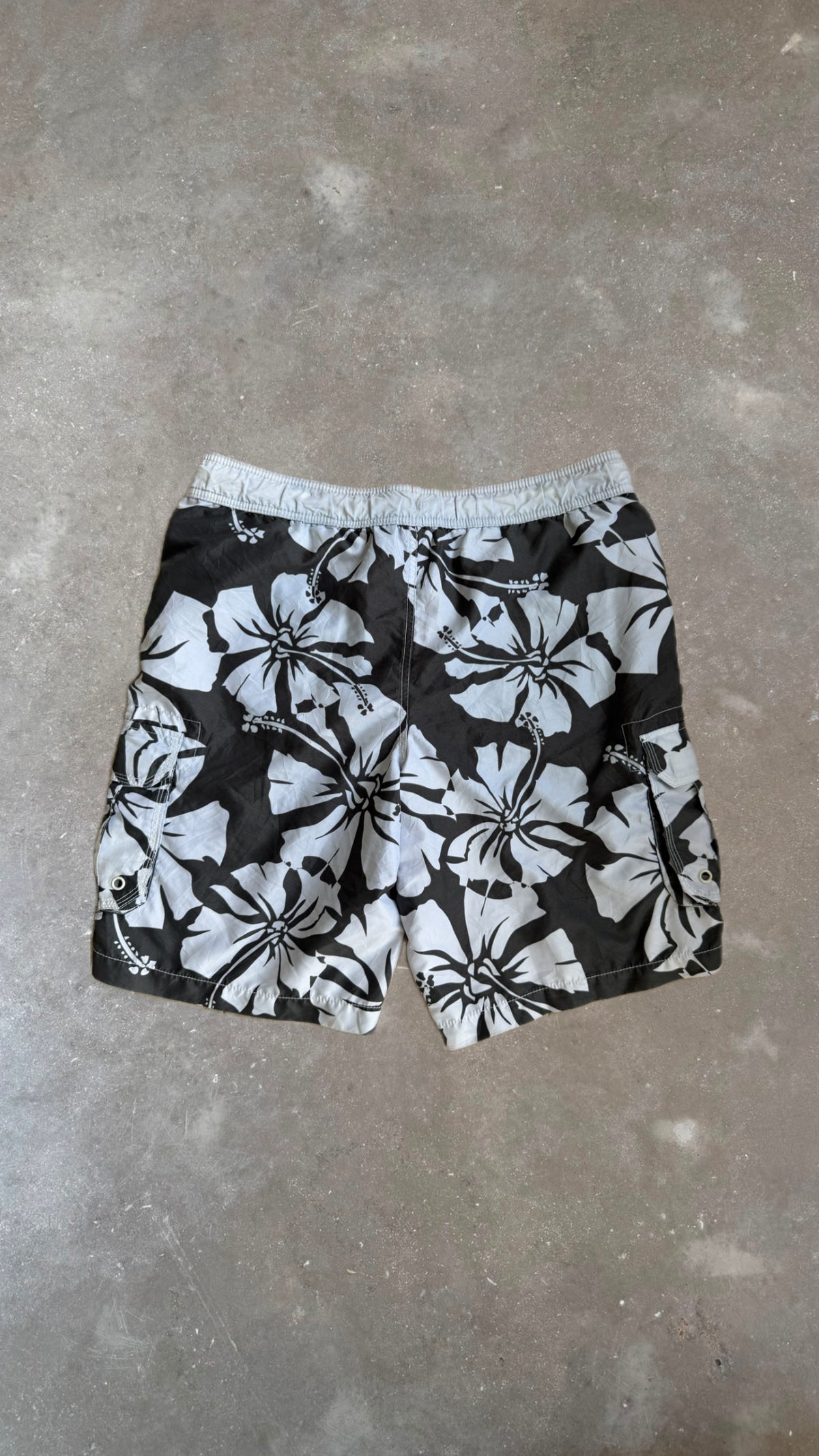 BS0082 Unbranded Gray and White  Vintage Boardshorts (36")