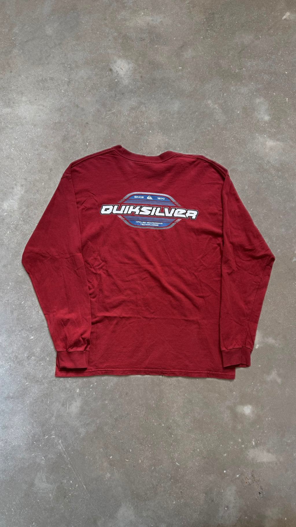 TS0041 Quicksilver Red, Blue and White Long Sleeve Vintage T-Shirt (L)