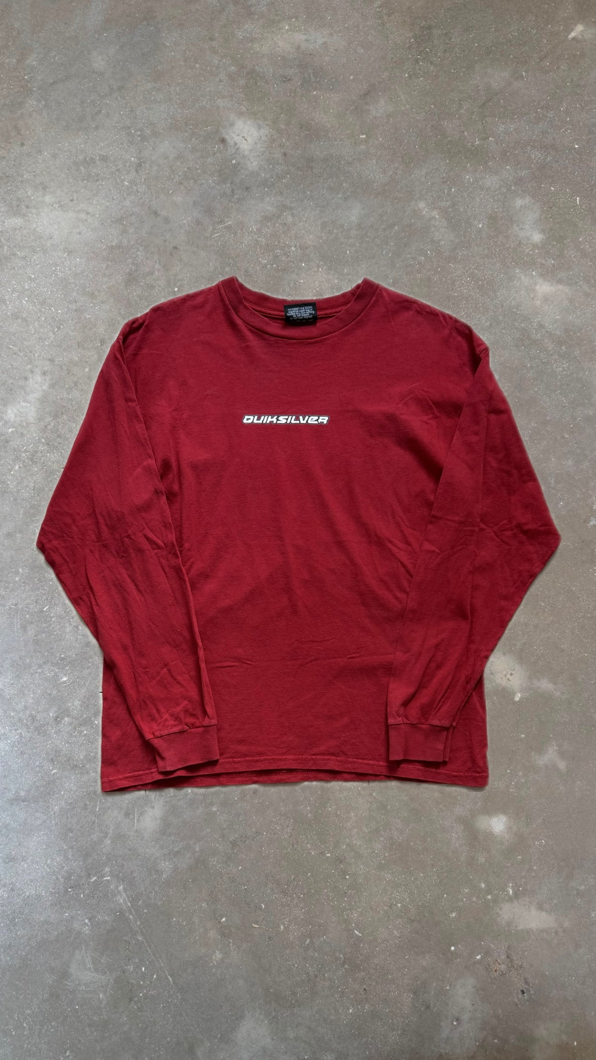 TS0041 Quicksilver Red, Blue and White Long Sleeve Vintage T-Shirt (L)