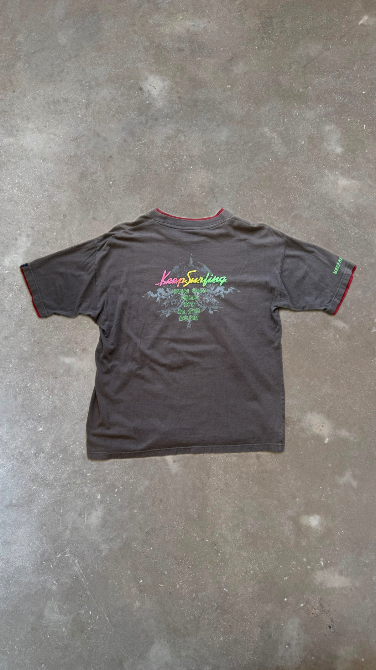 TS0006 Unbranded Gray and Red Vintage T-Shirt (L)
