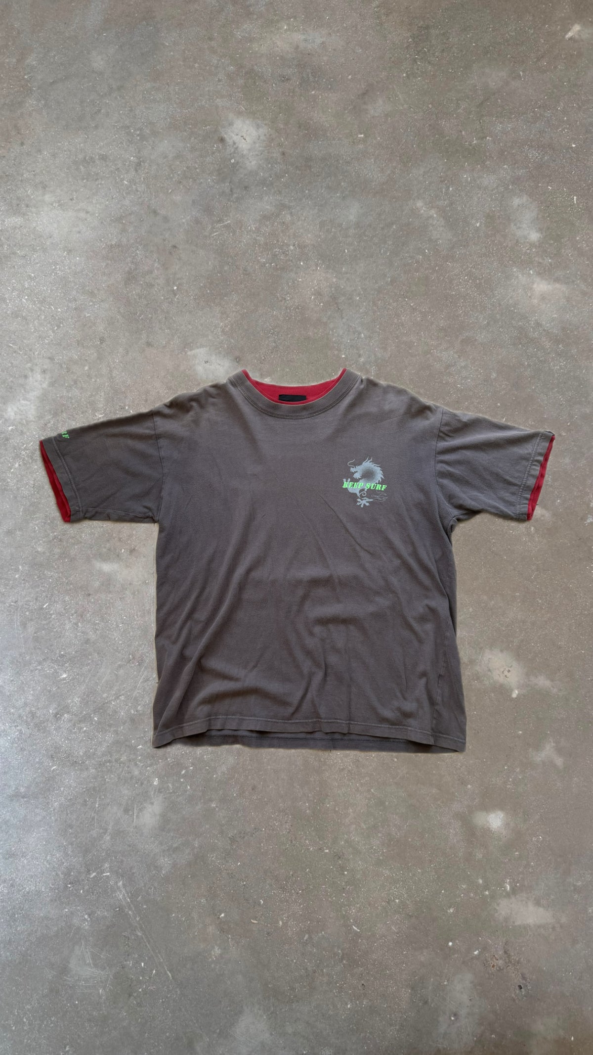TS0006 Unbranded Gray and Red Vintage T-Shirt (L)